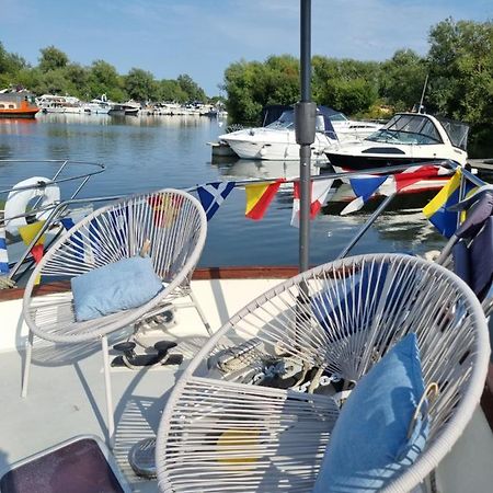 Traditional Boat Hotel Thorpe  Exterior foto
